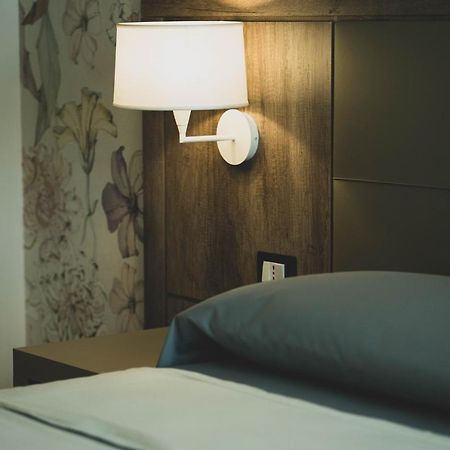 Hotel Pontemare パレルモ エクステリア 写真