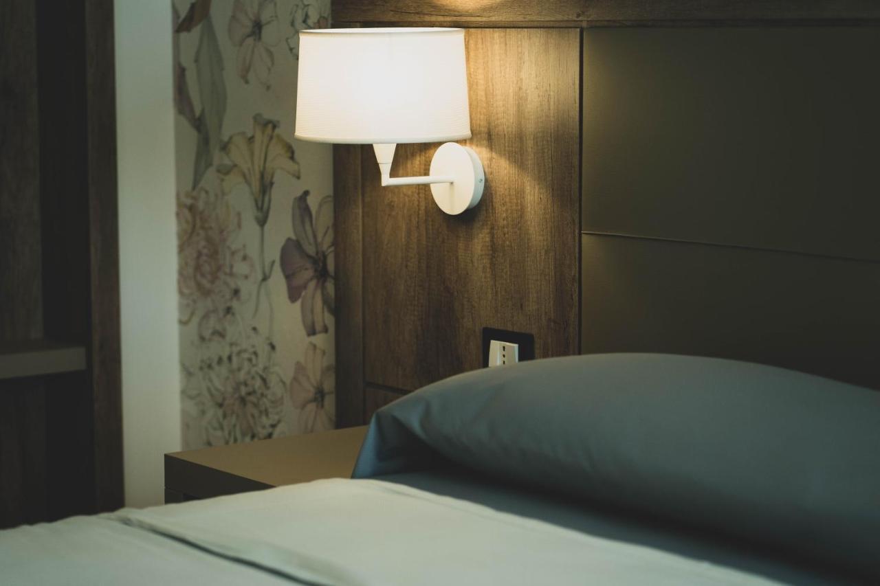 Hotel Pontemare パレルモ エクステリア 写真